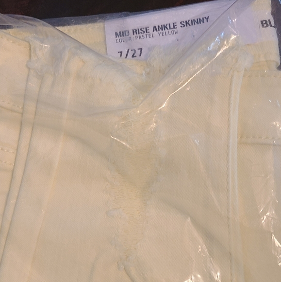 Mid rise yellow jeans - Picture 2 of 2